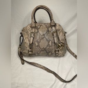 MICHAEL Michael Kors
Green/Beige Python